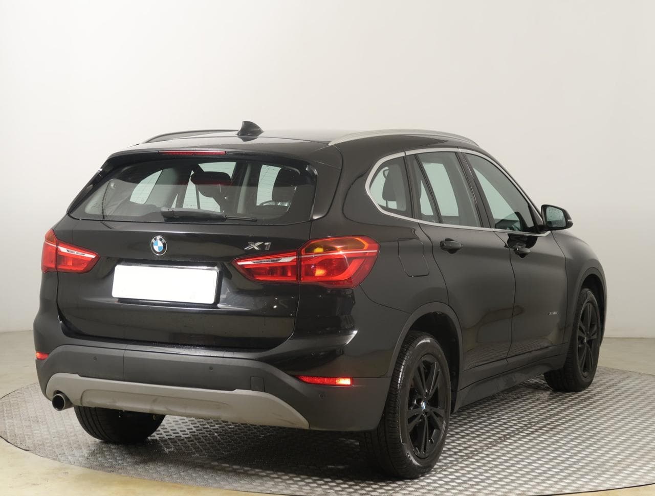 2016 BMW X1 - 12