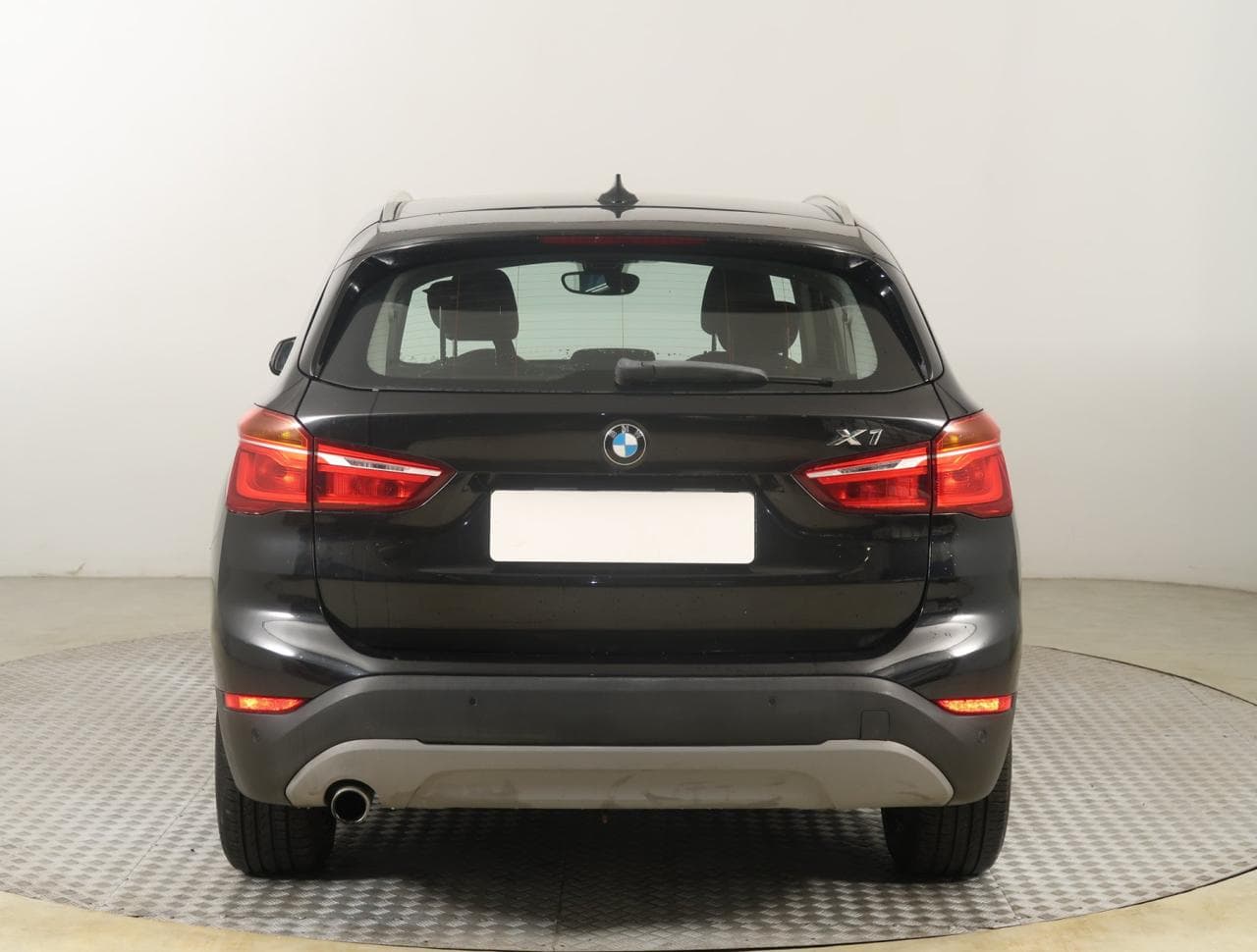 2016 BMW X1 - 11