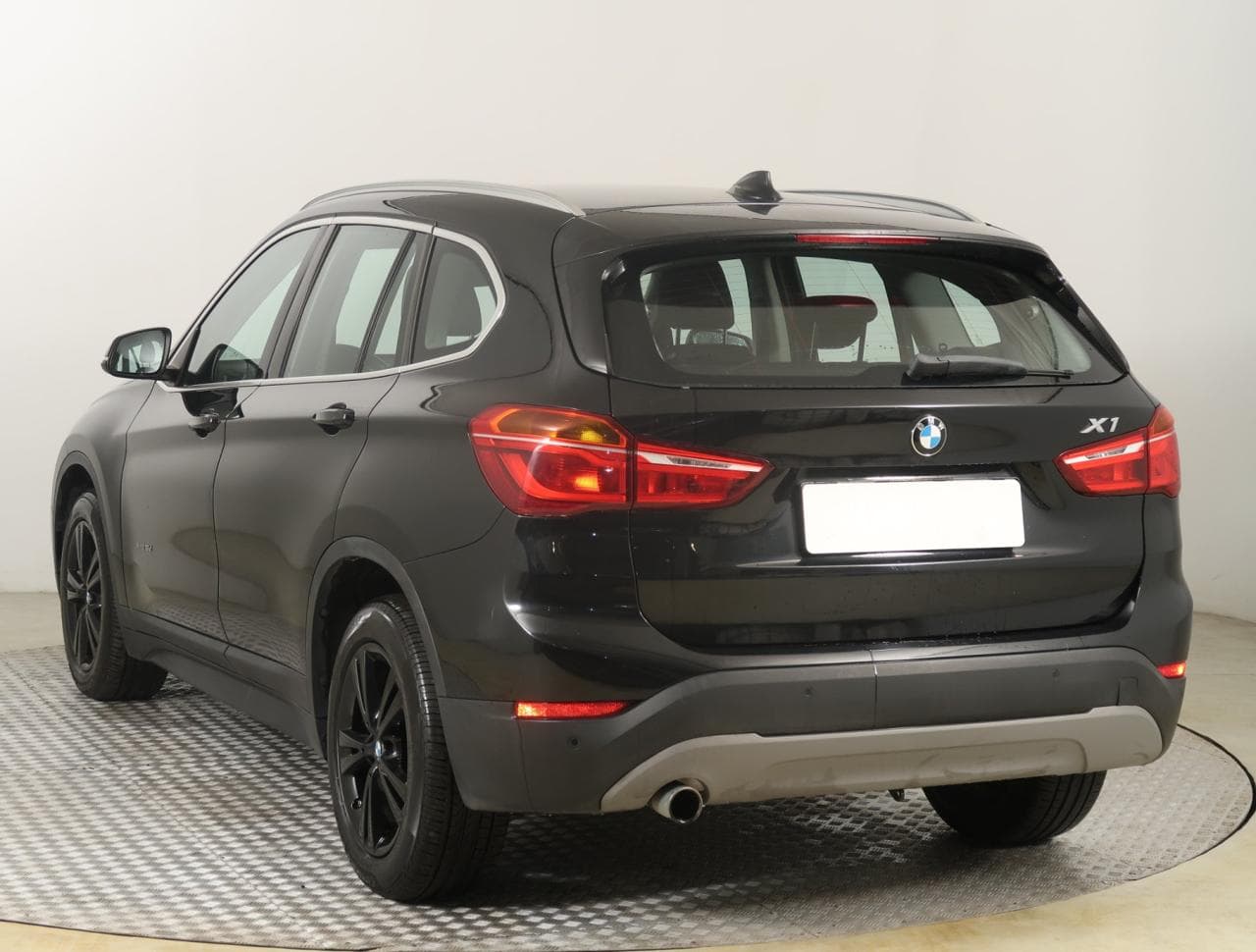 2016 BMW X1 - 9