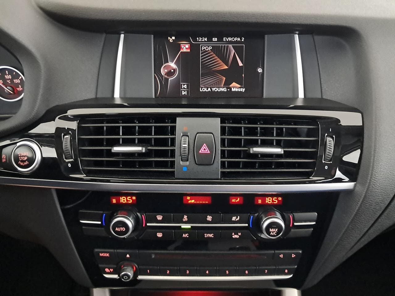 2015 BMW X3 - 33