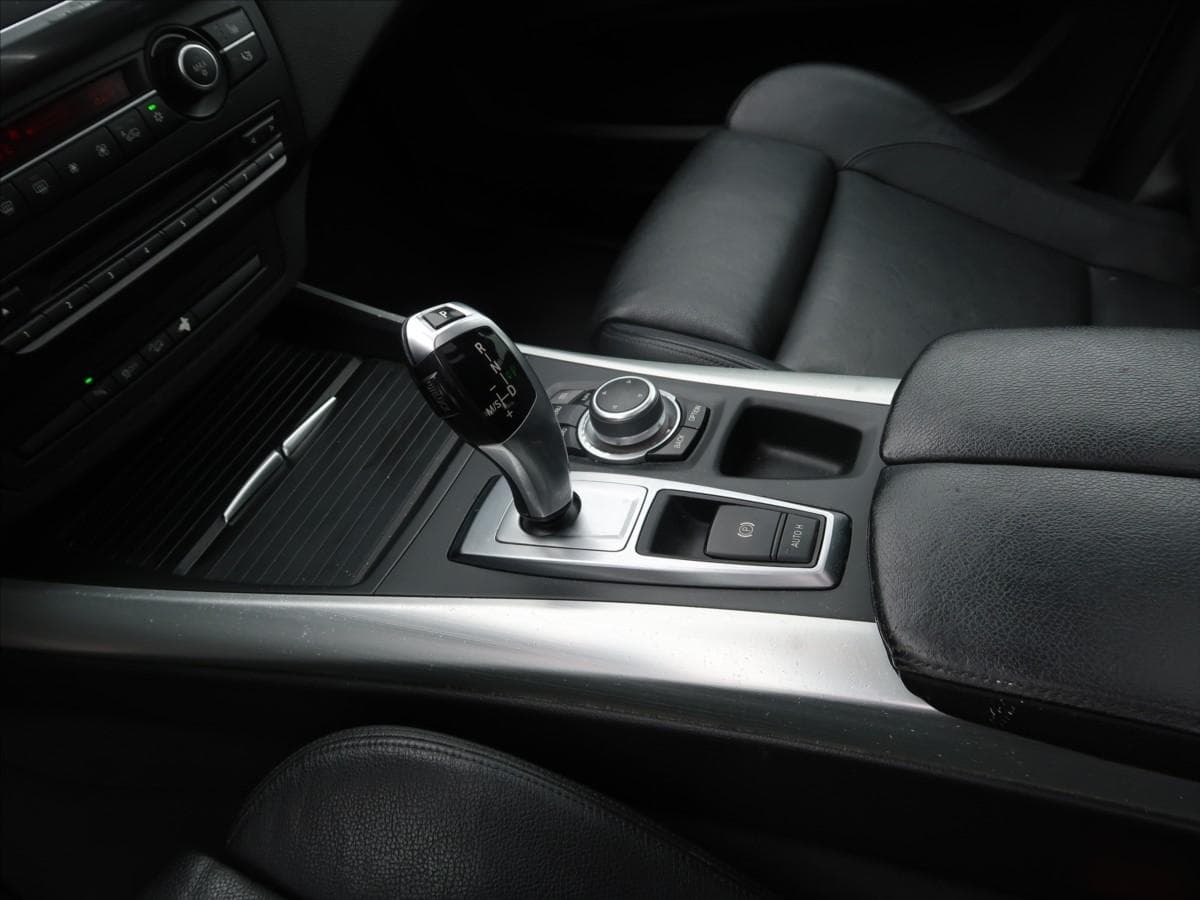 2010 BMW X5 - 15