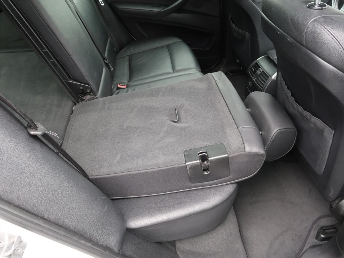2010 BMW X5 - 18