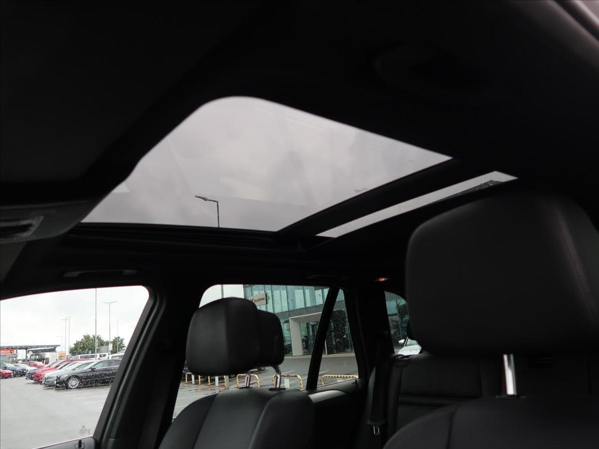 2010 BMW X5 - 12