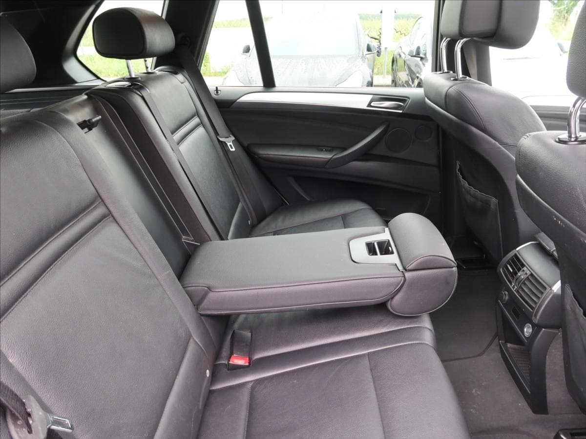 2010 BMW X5 - 17