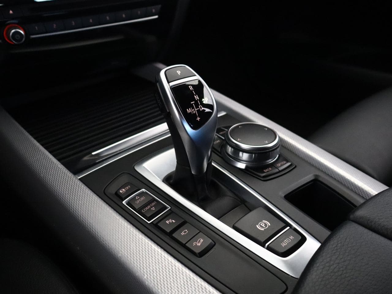 2017 BMW X5 - 27