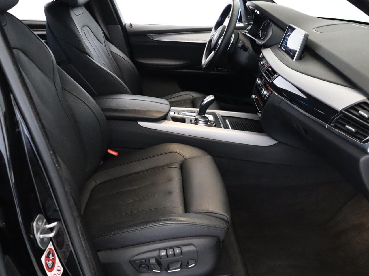 2017 BMW X5 - 13