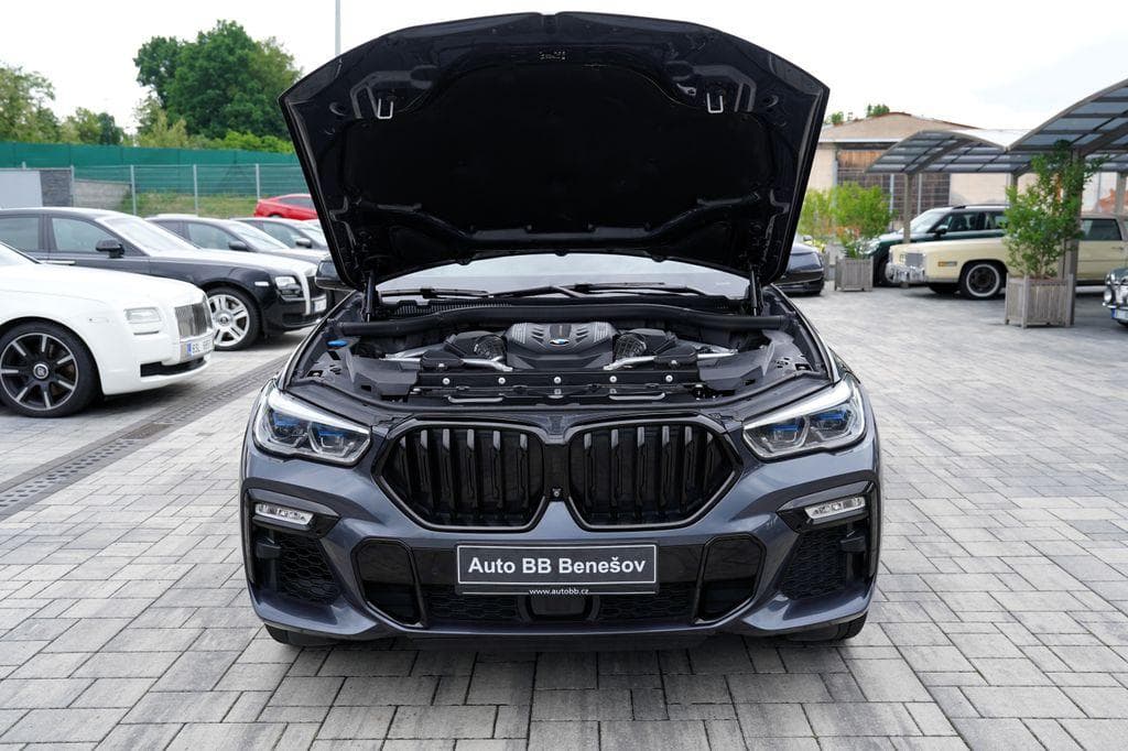 2020 BMW X6 - 9
