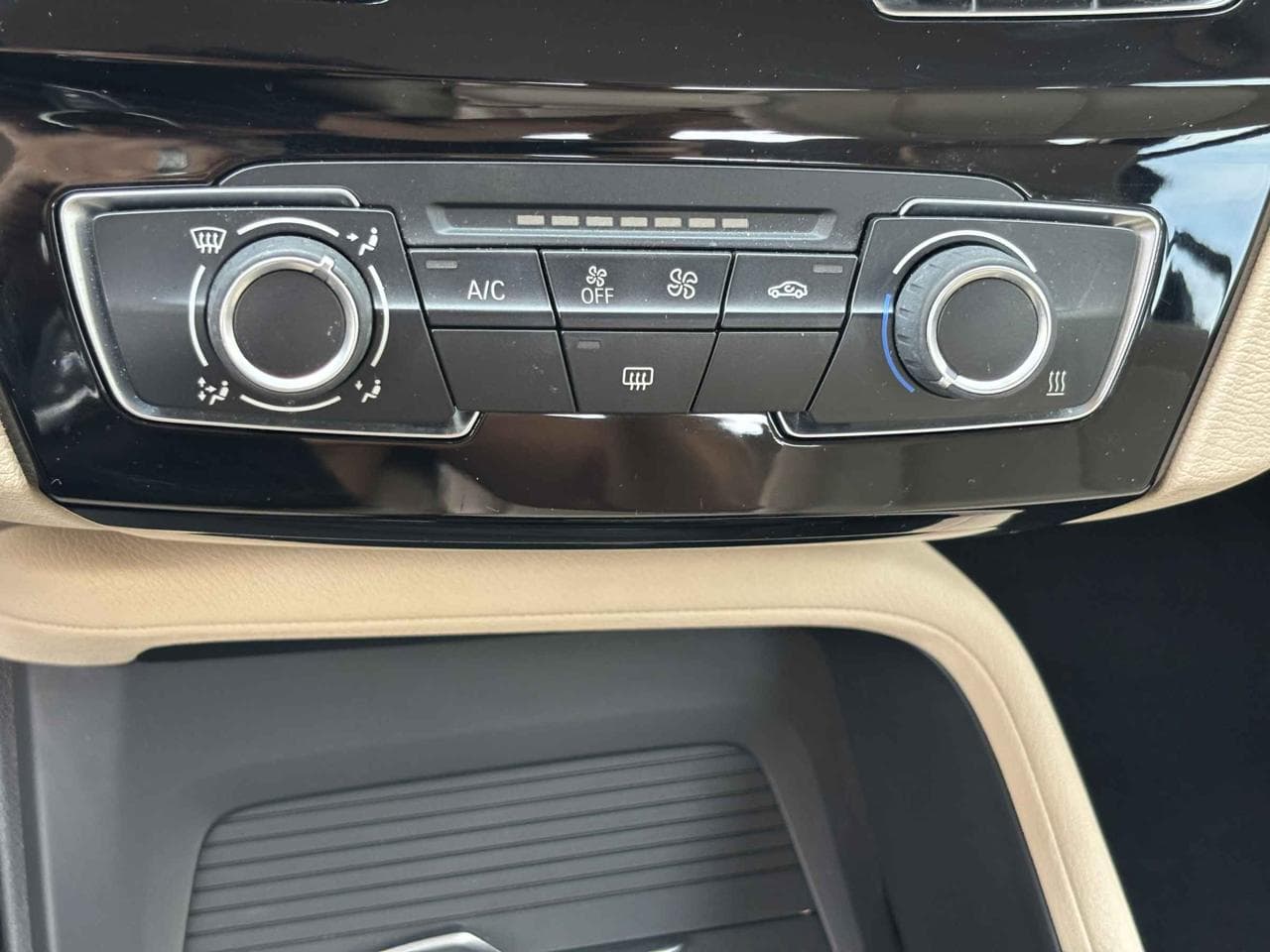 2018 BMW X1 - 27