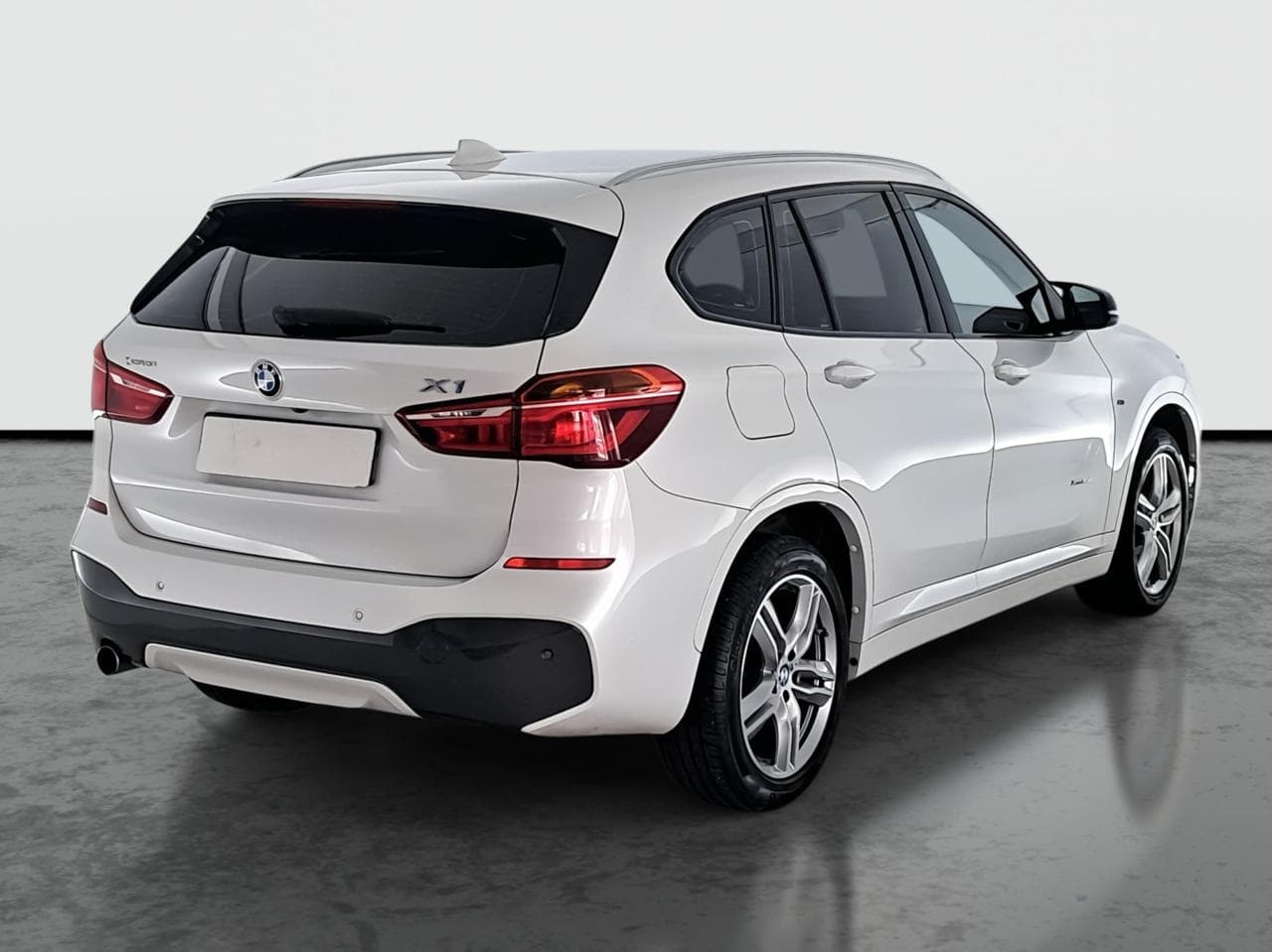 2017 BMW X1 - 12