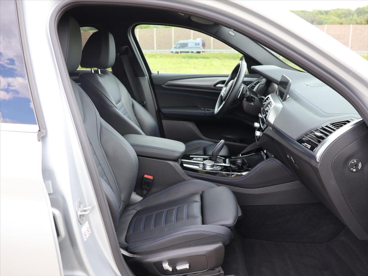 2021 BMW X4 - 12