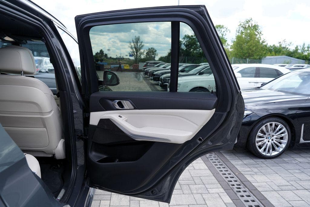 2022 BMW X5 - 28