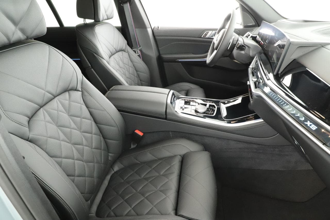 2025 BMW X5 - 14