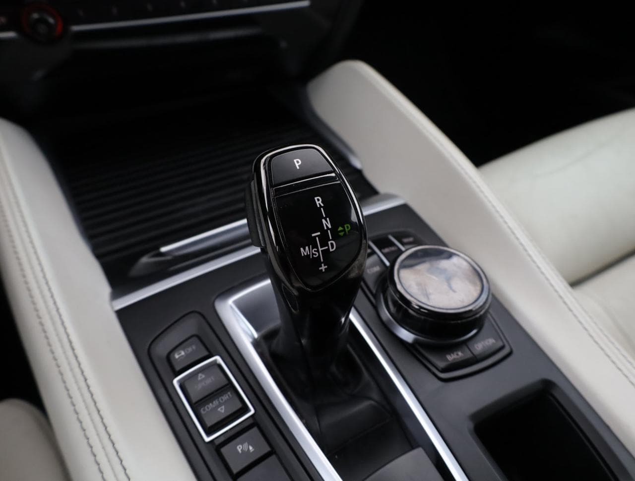 2017 BMW X6 - 17