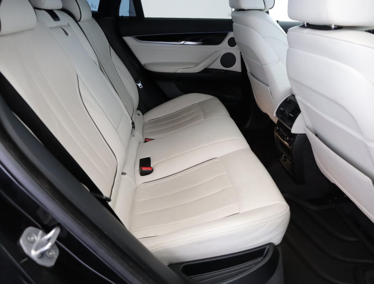 2017 BMW X6 - 11
