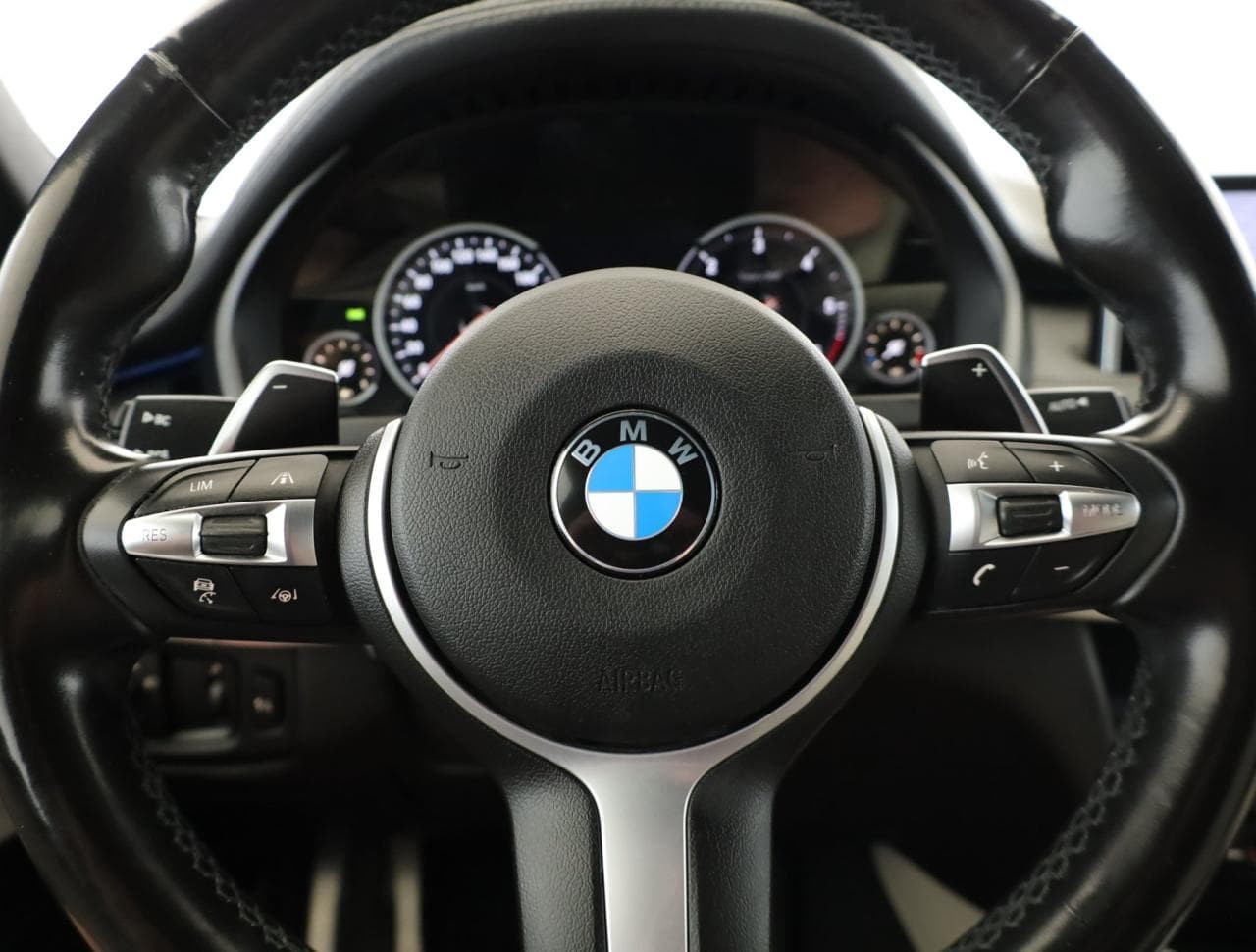 2017 BMW X6 - 14