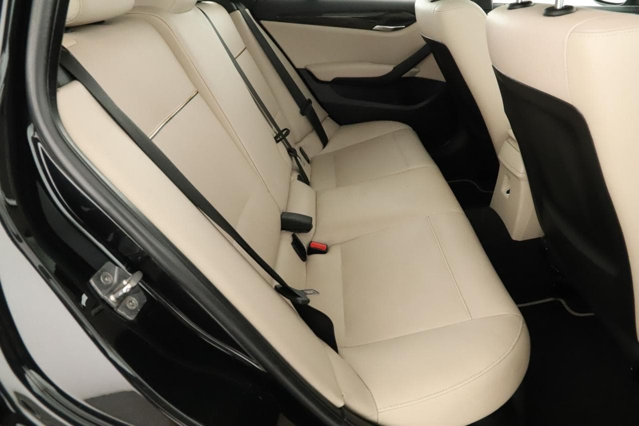 2010 BMW X1 - 11