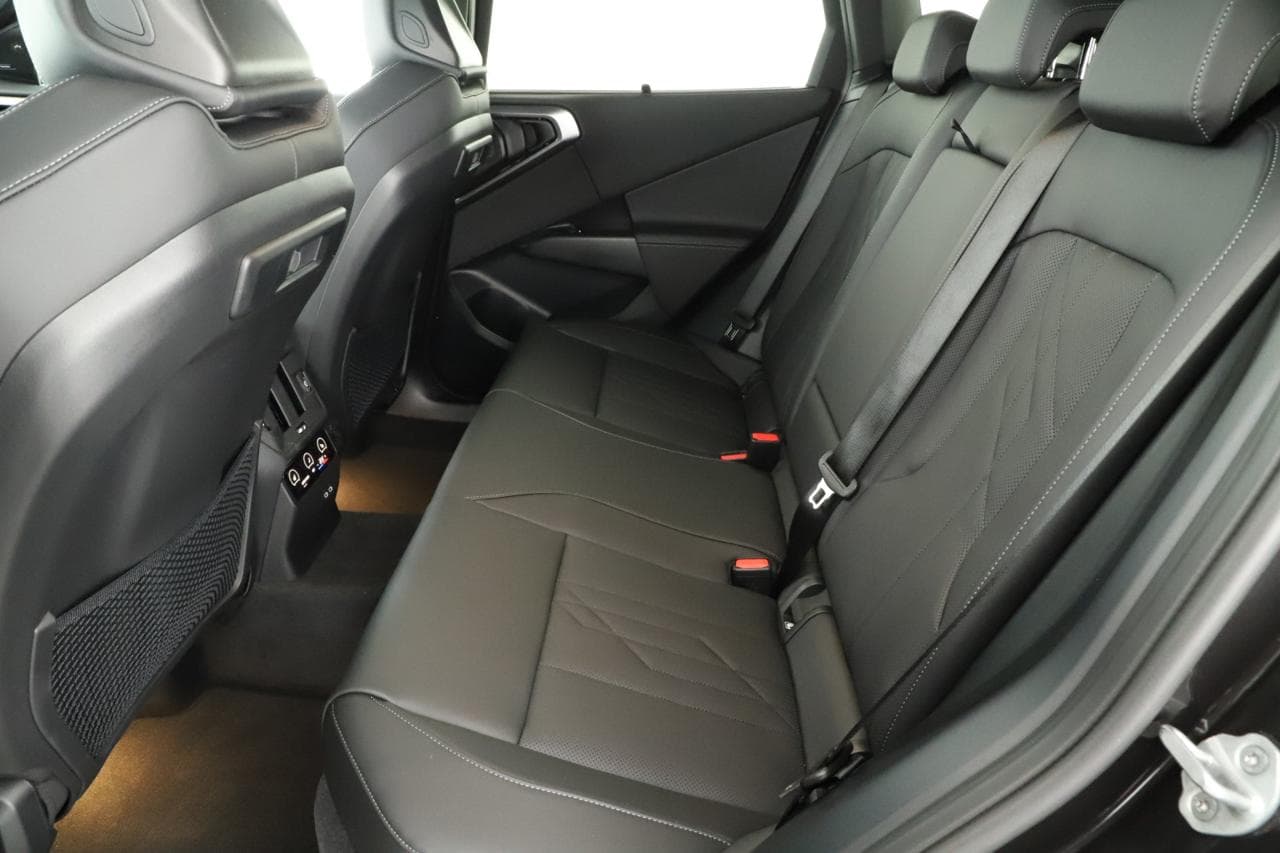 2025 BMW X3 - 12