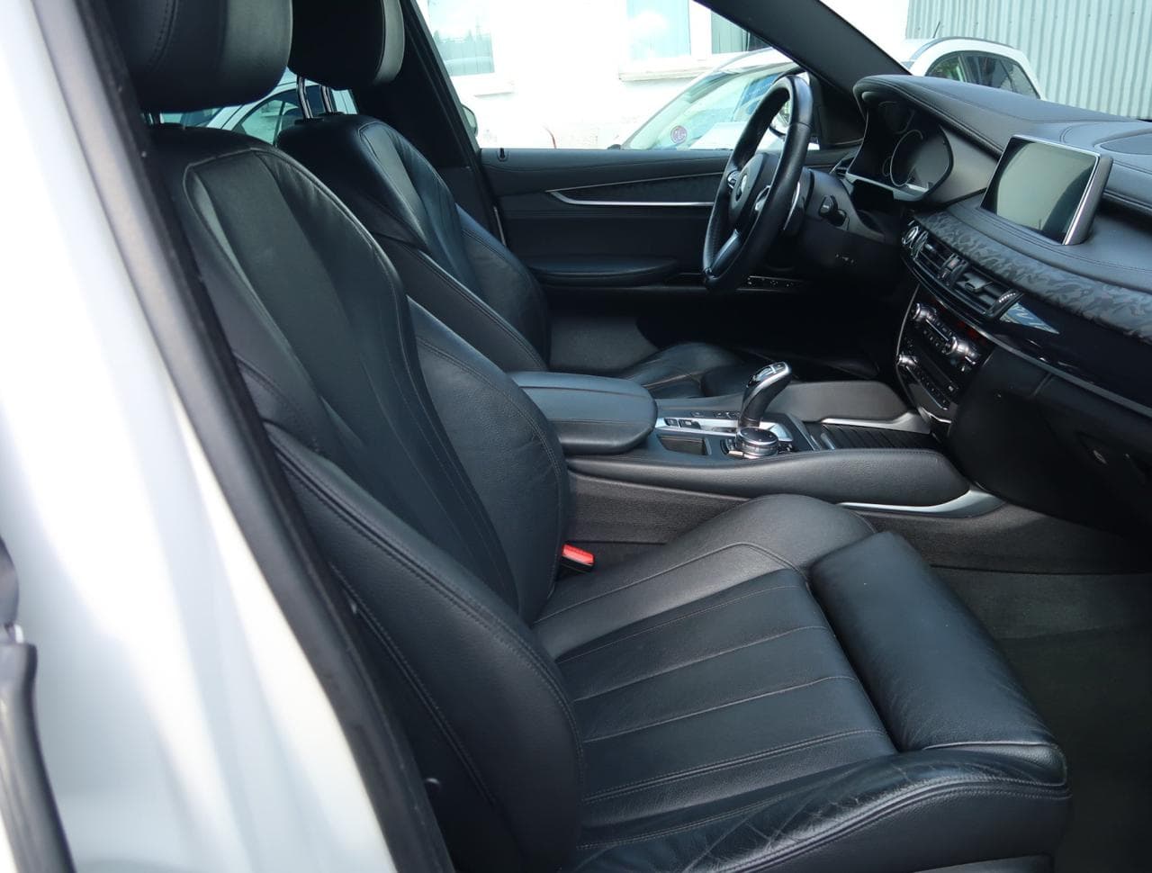 2017 BMW X6 - 12