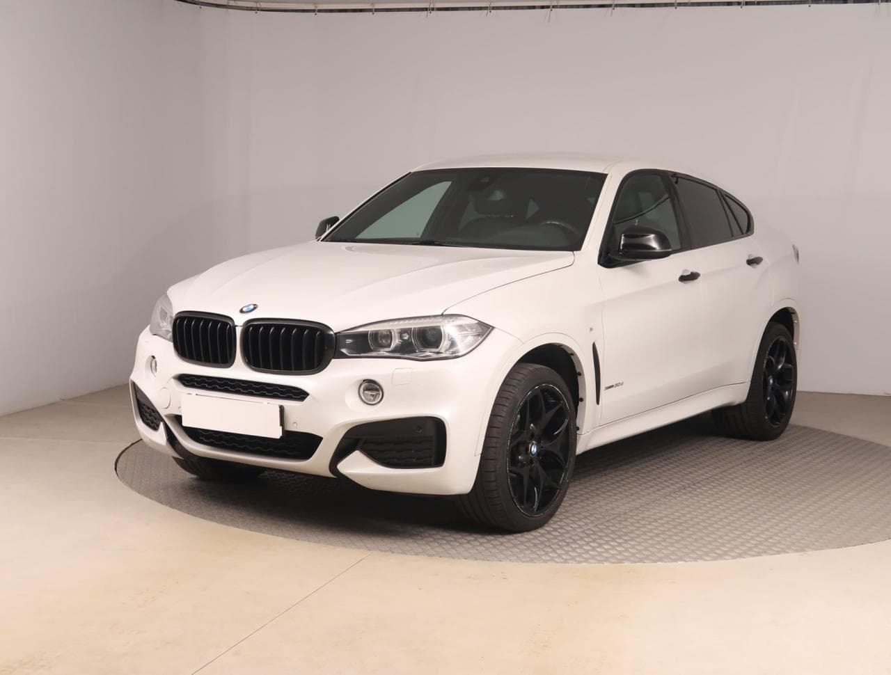2017 BMW X6 - 3