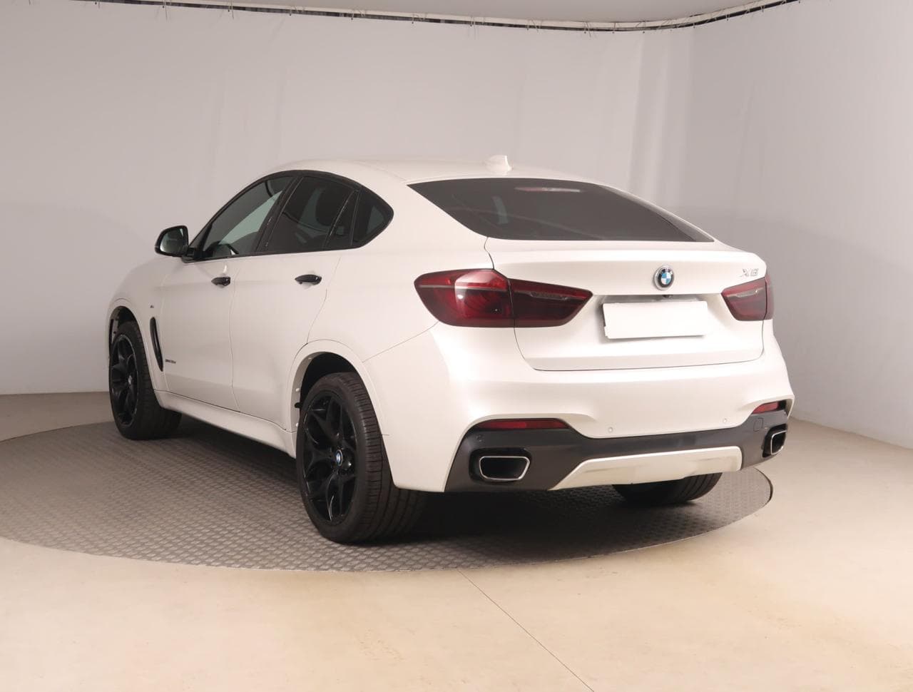 2017 BMW X6 - 5
