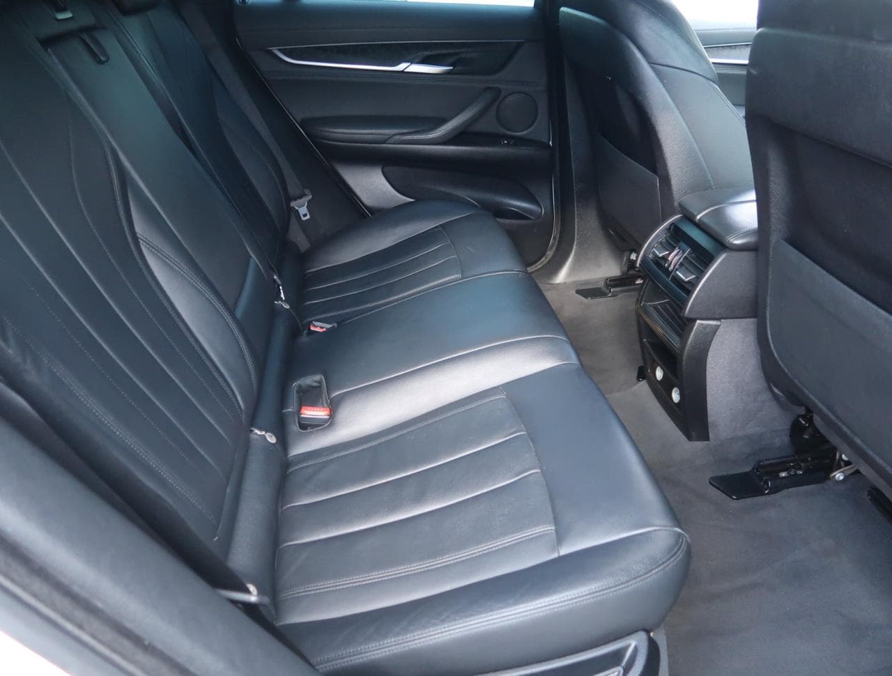 2017 BMW X6 - 13