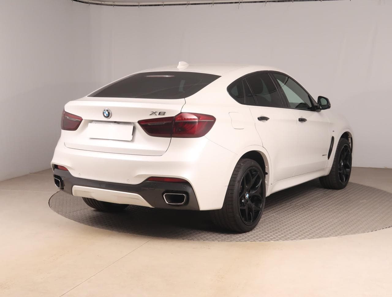 2017 BMW X6 - 7