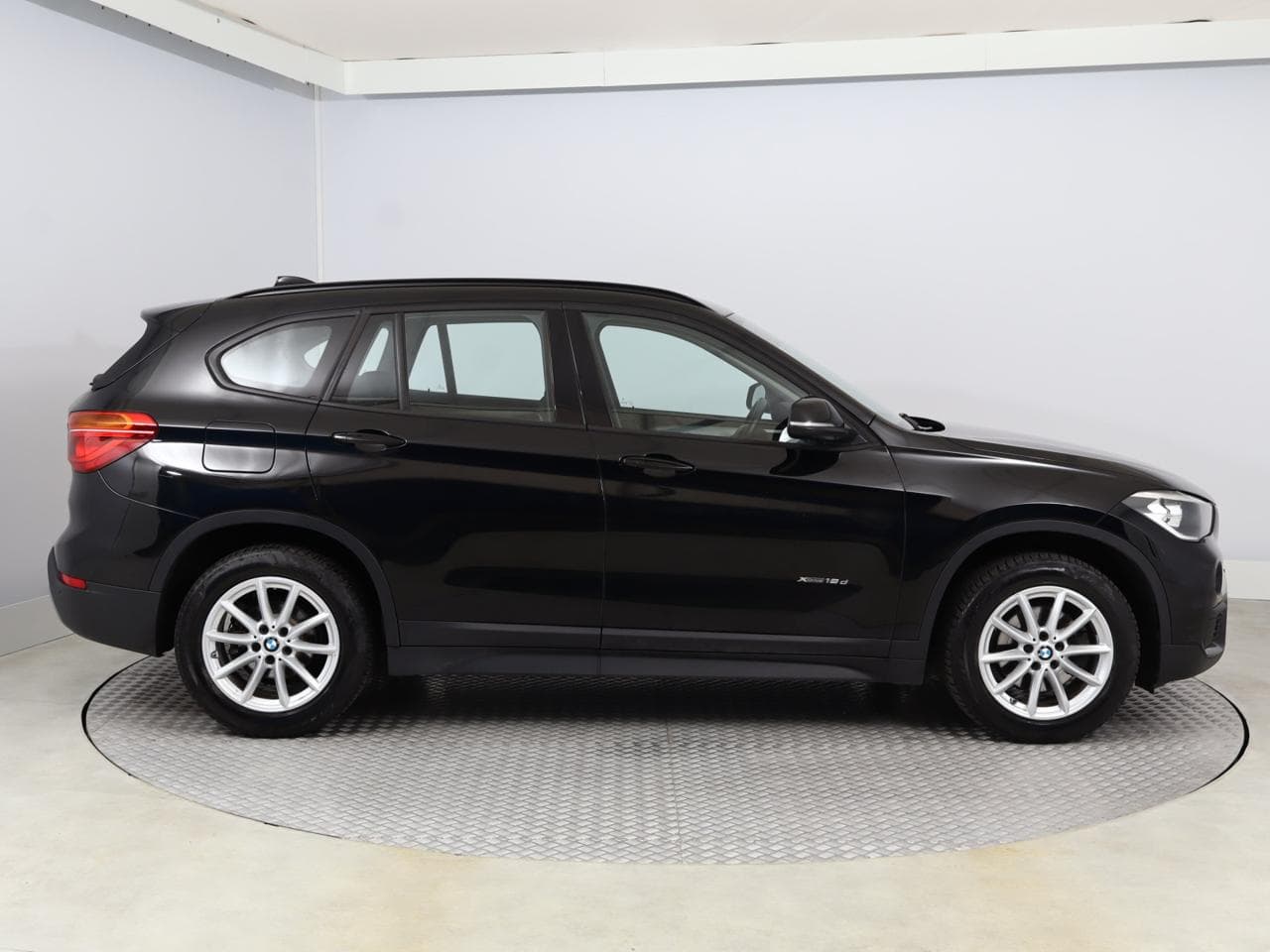 2017 BMW X1 - 8