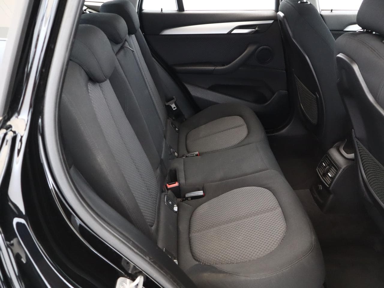 2017 BMW X1 - 11