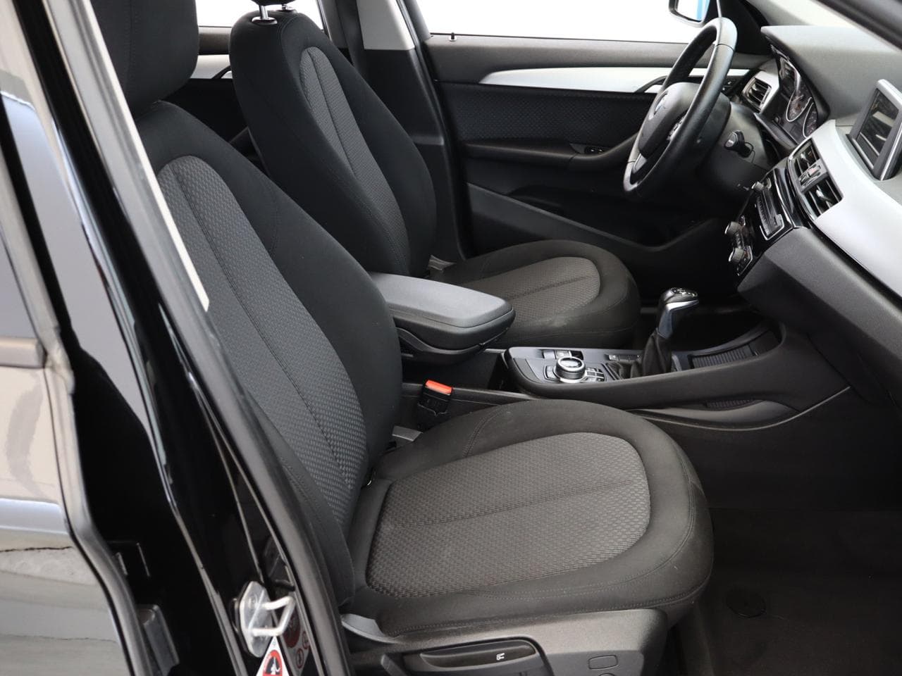2017 BMW X1 - 10