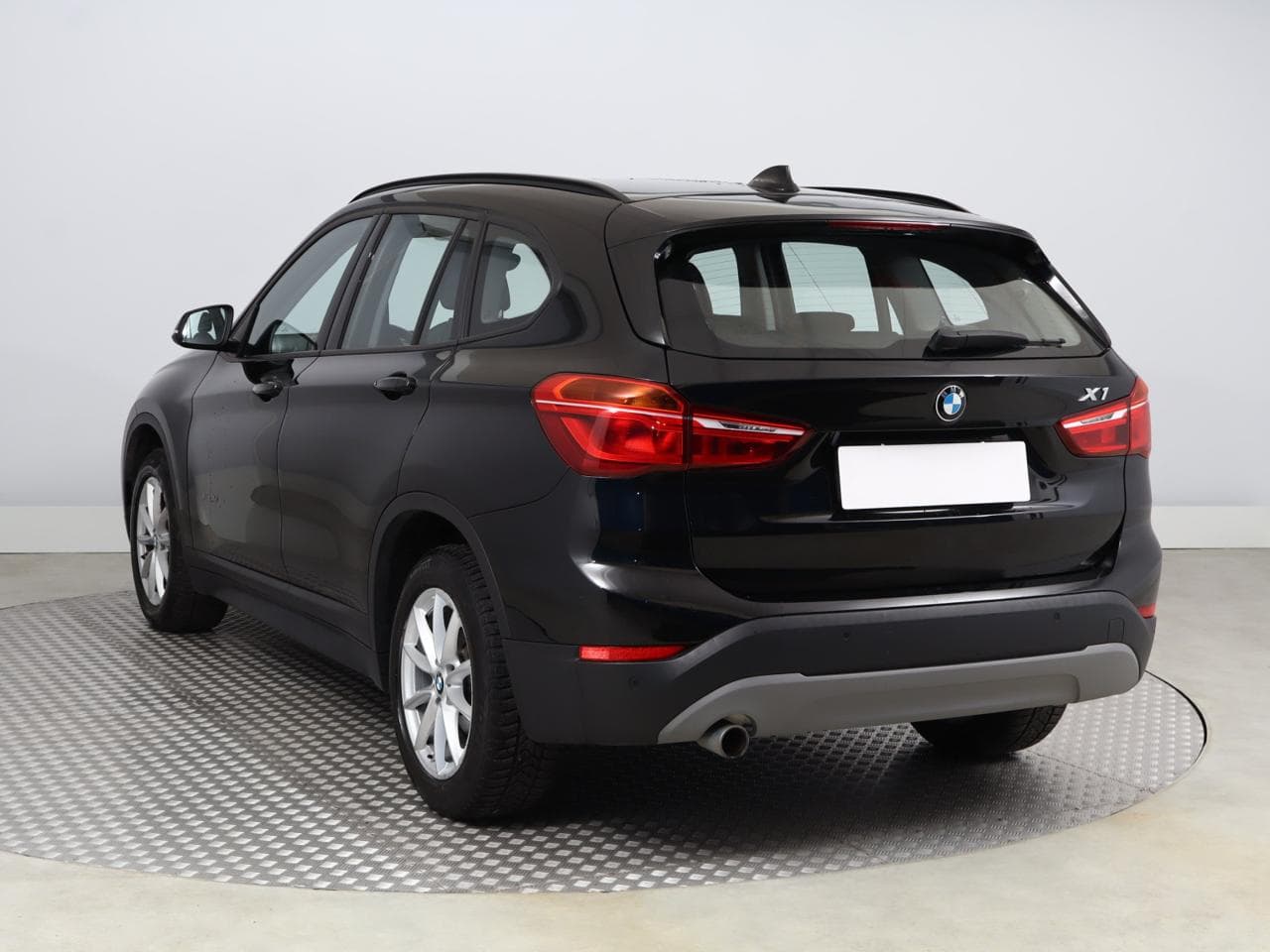 2017 BMW X1 - 5
