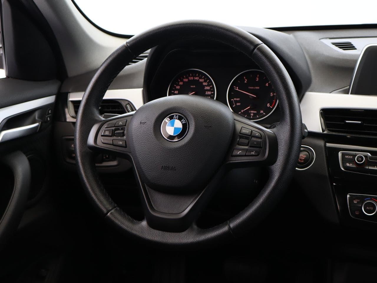 2017 BMW X1 - 20