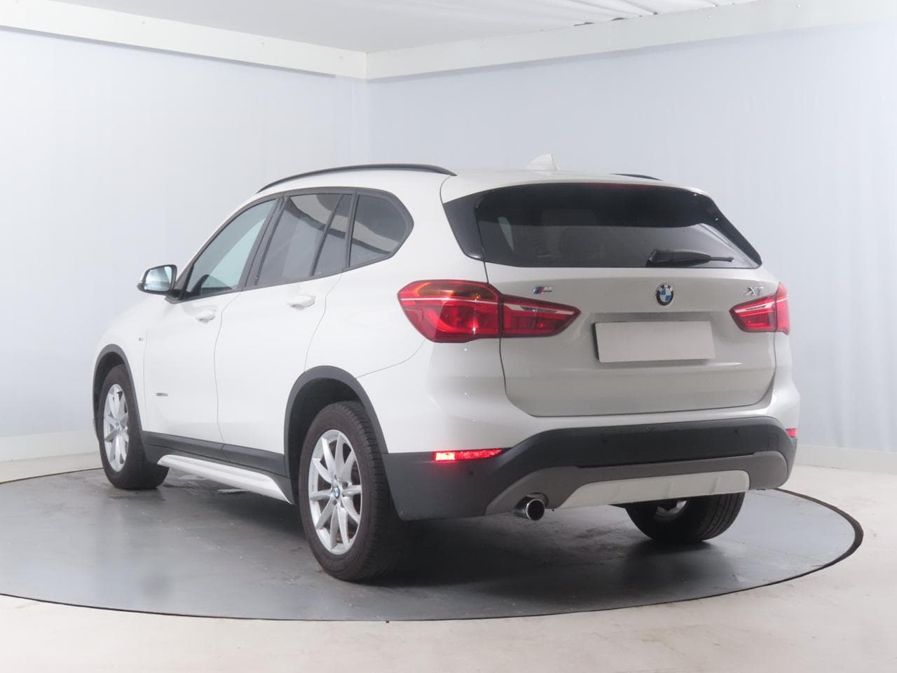 2016 BMW X1 - 5