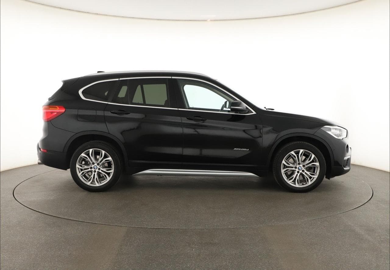 2017 BMW X1 - 8