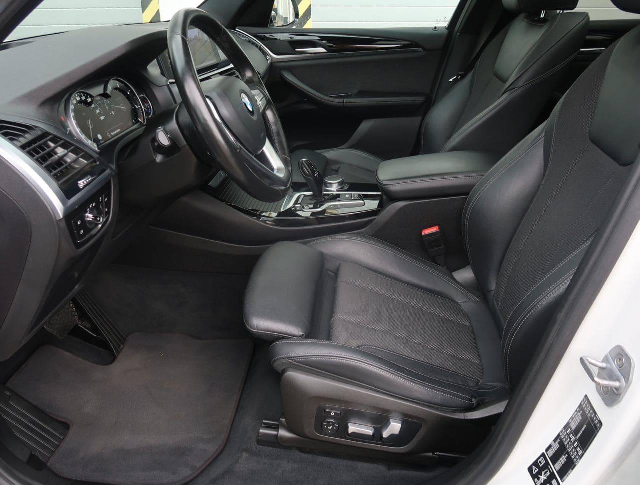 2018 BMW X3 - 16