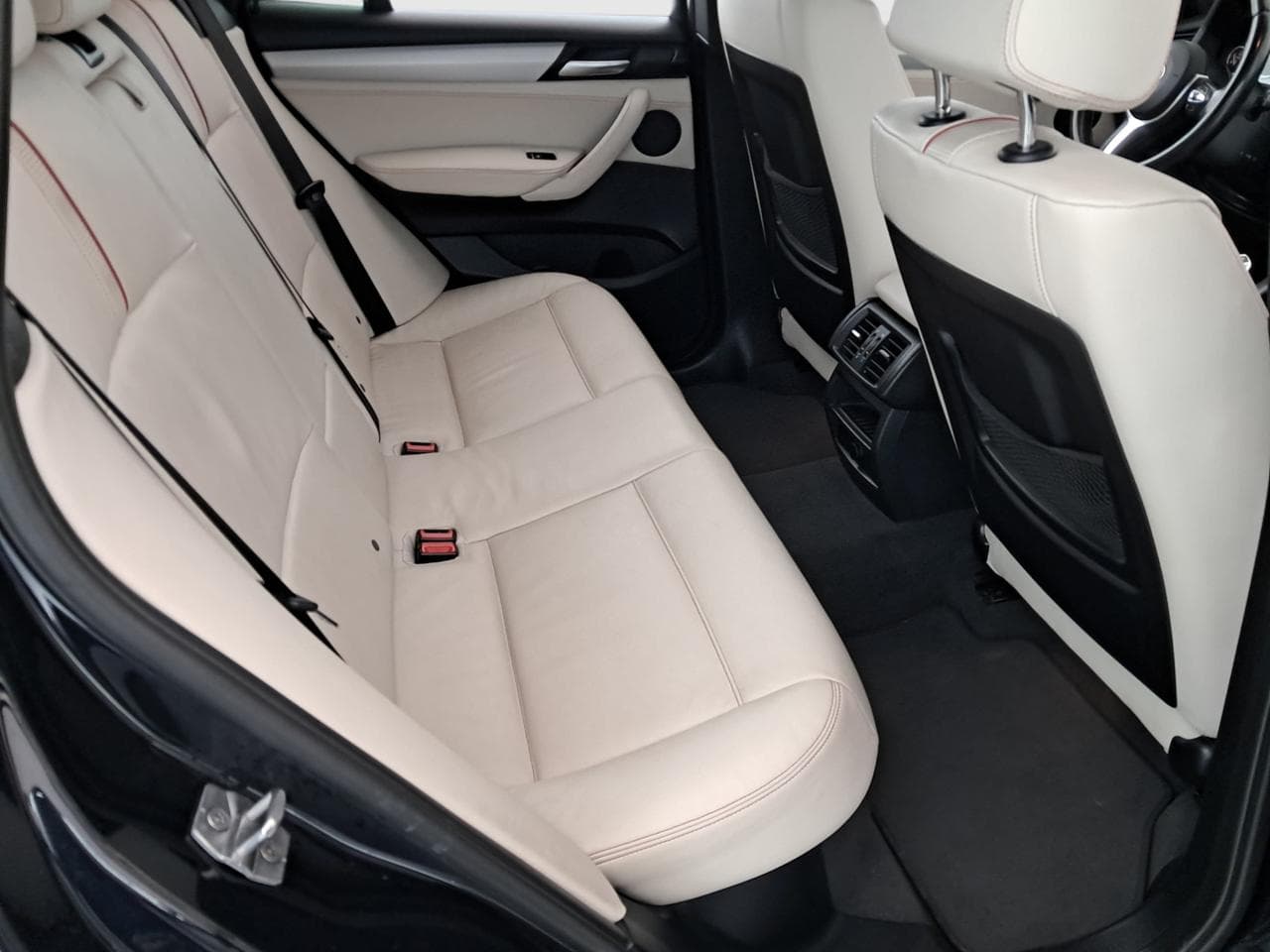 2016 BMW X3 - 13