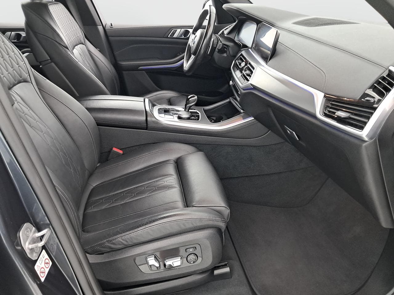 2022 BMW X5 - 12
