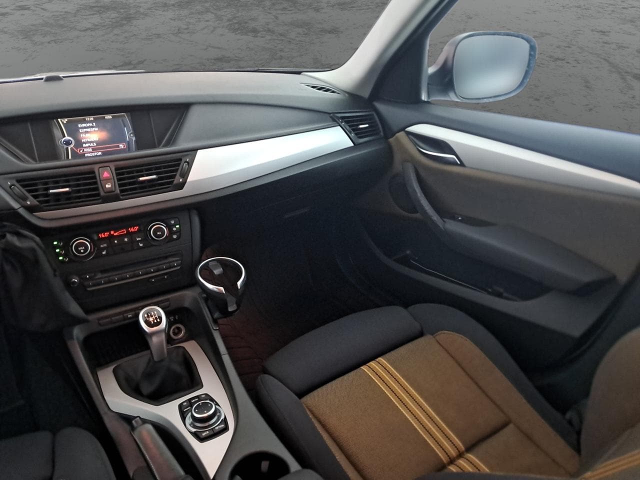 2010 BMW X1 - 11