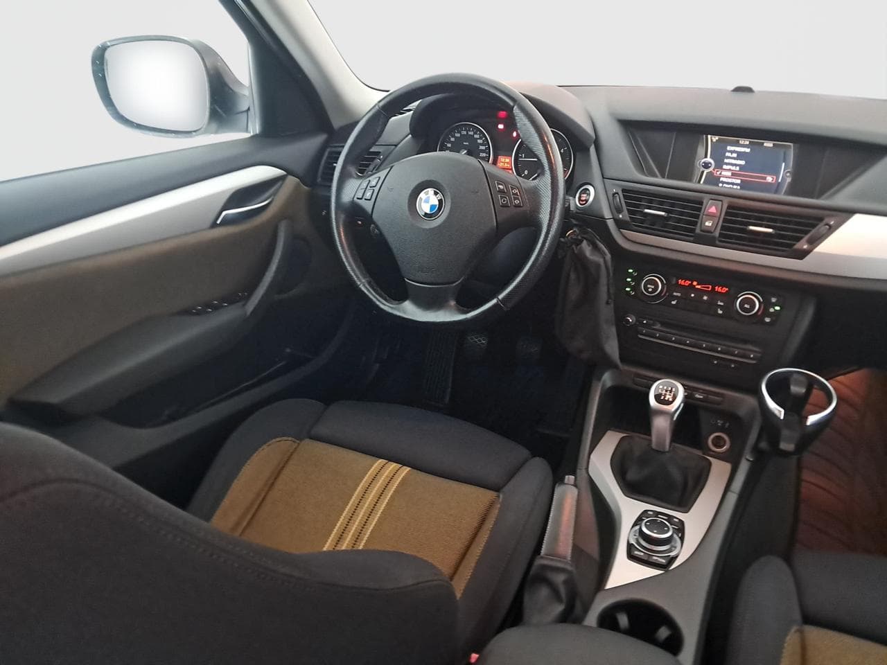 2010 BMW X1 - 9