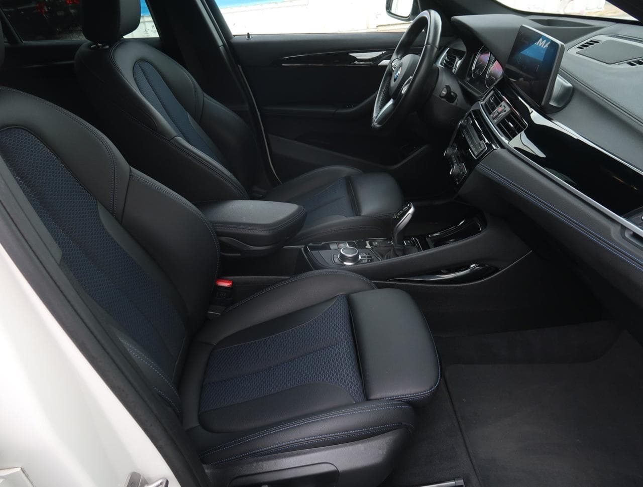 2022 BMW X1 - 12