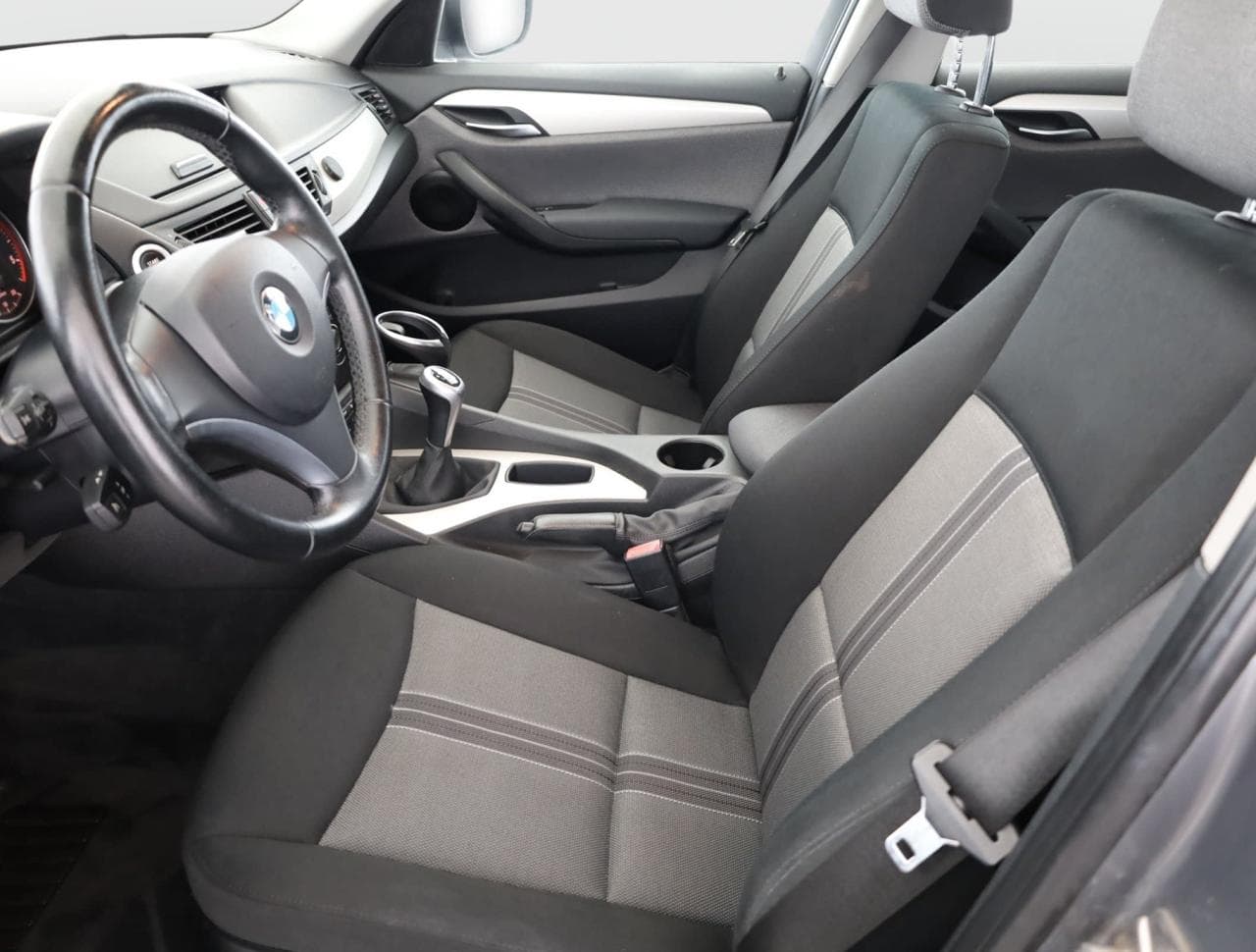 2011 BMW X1 - 13