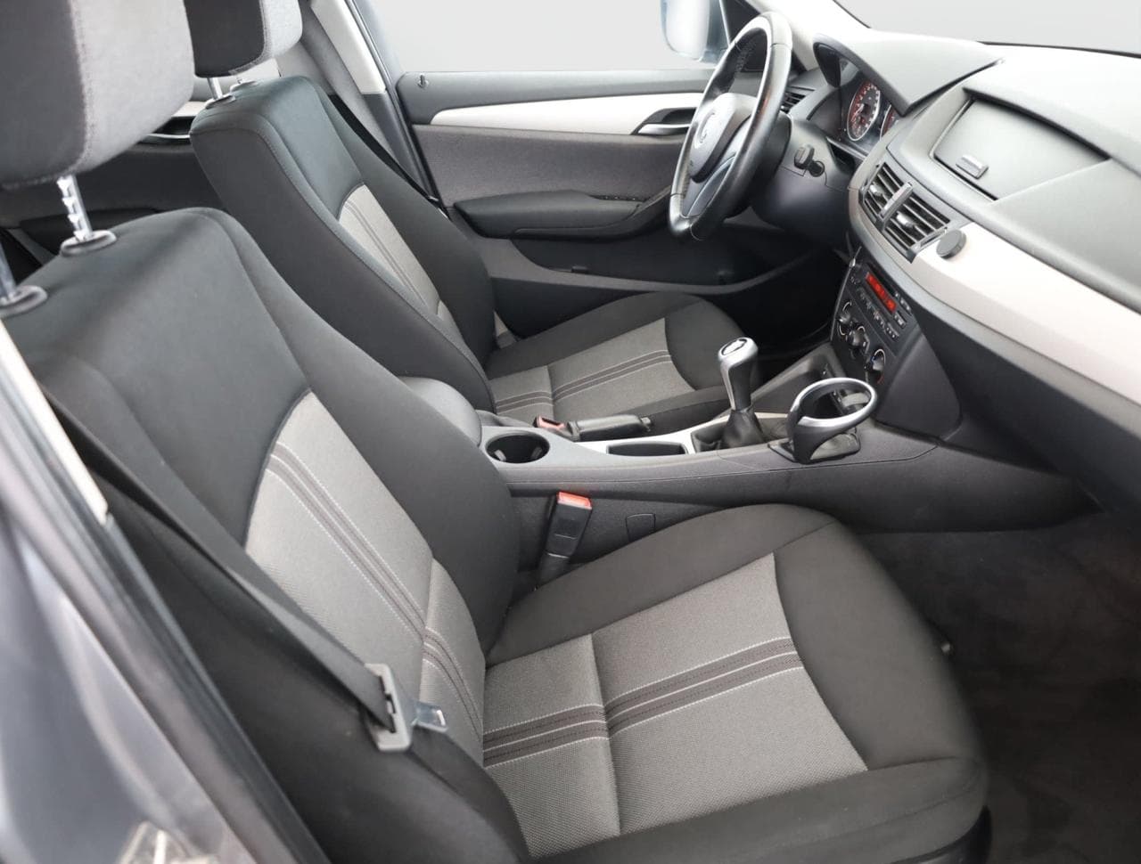 2011 BMW X1 - 10