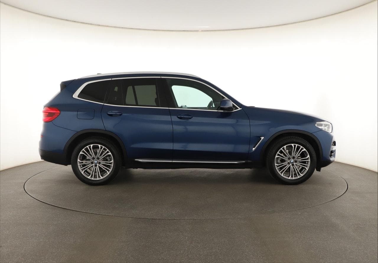 2018 BMW X3 - 8