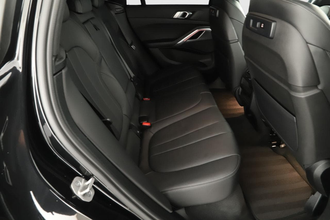 2021 BMW X6 - 11