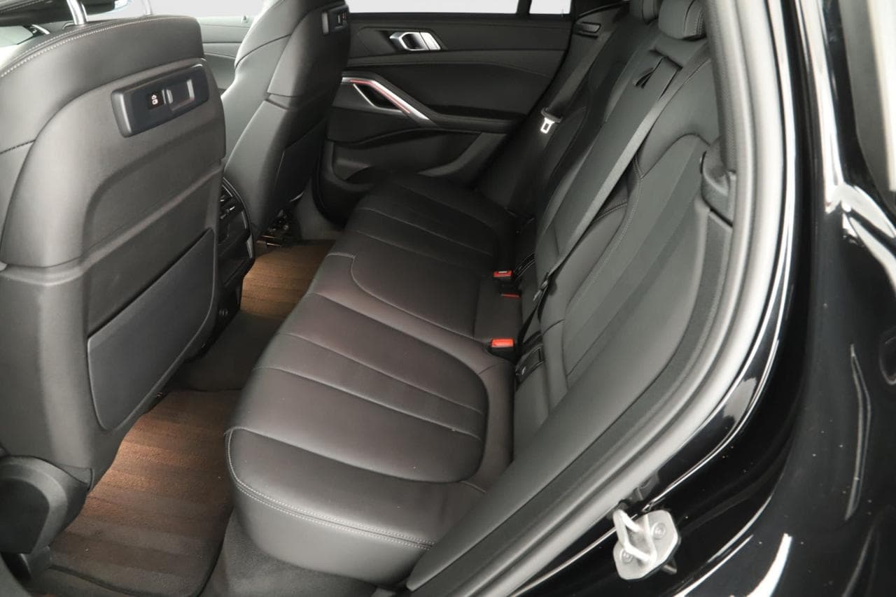 2021 BMW X6 - 12