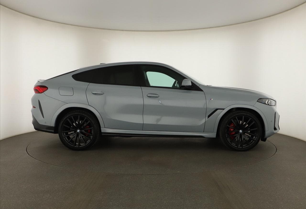 2025 BMW X6 - 8