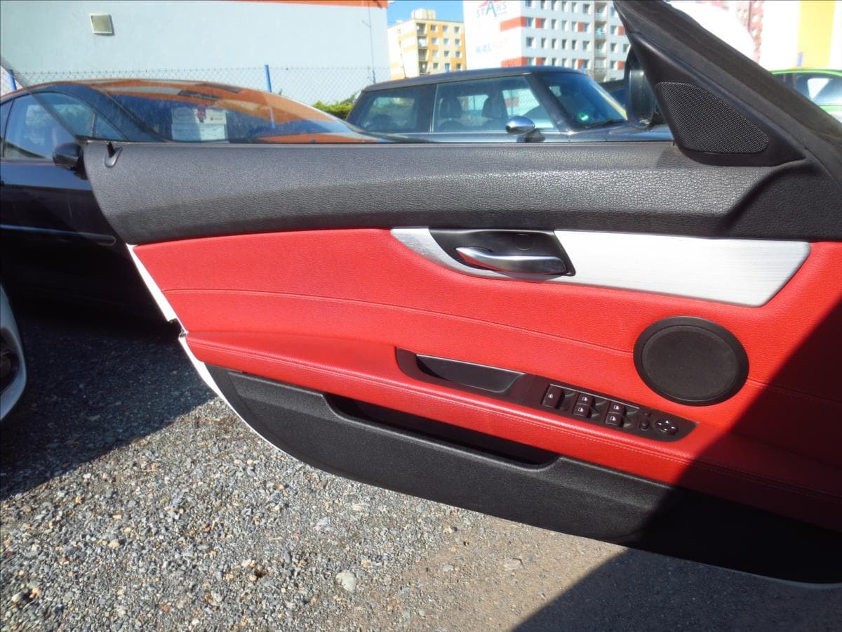 2010 BMW Z4 - 13