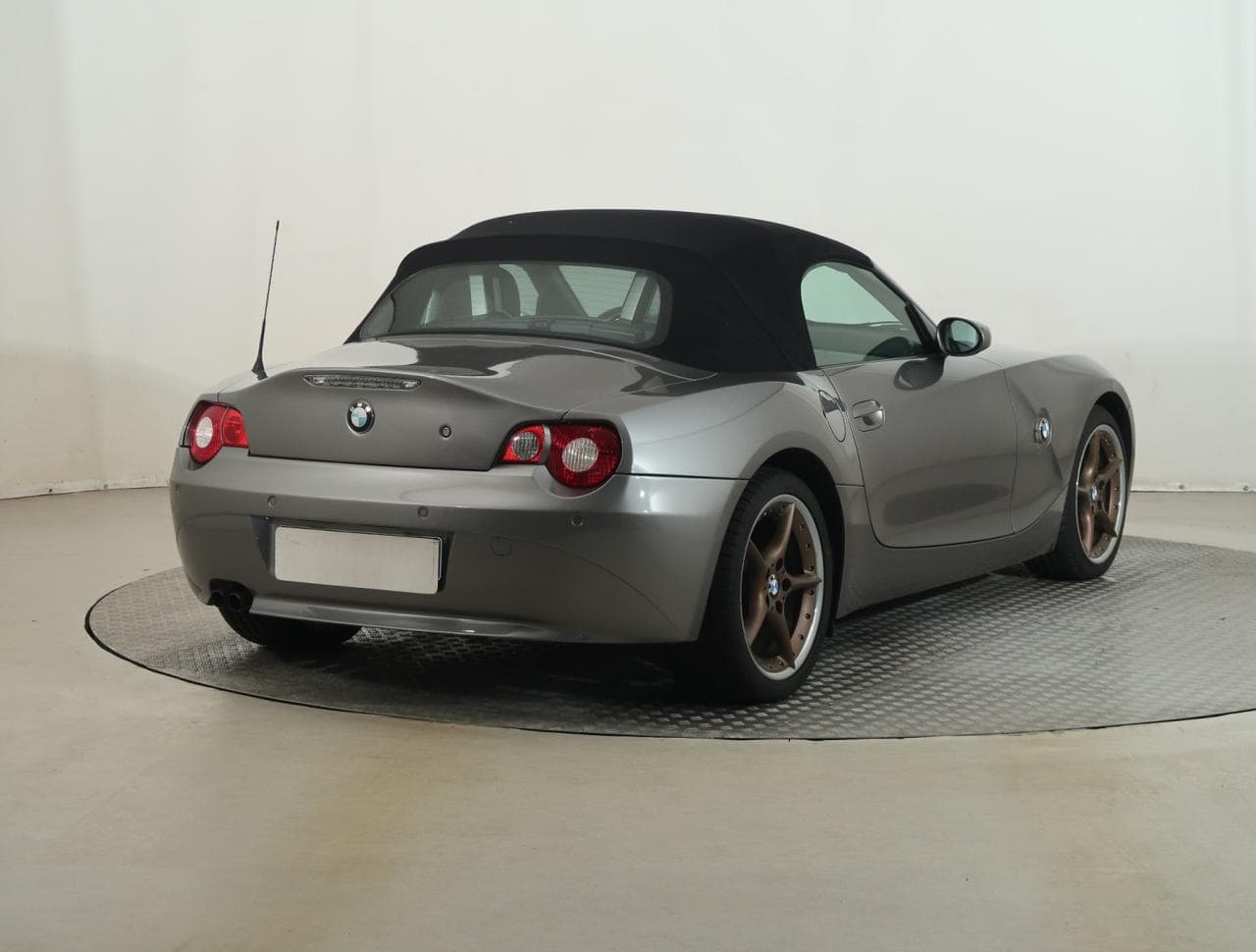 2005 BMW Z4 - 11