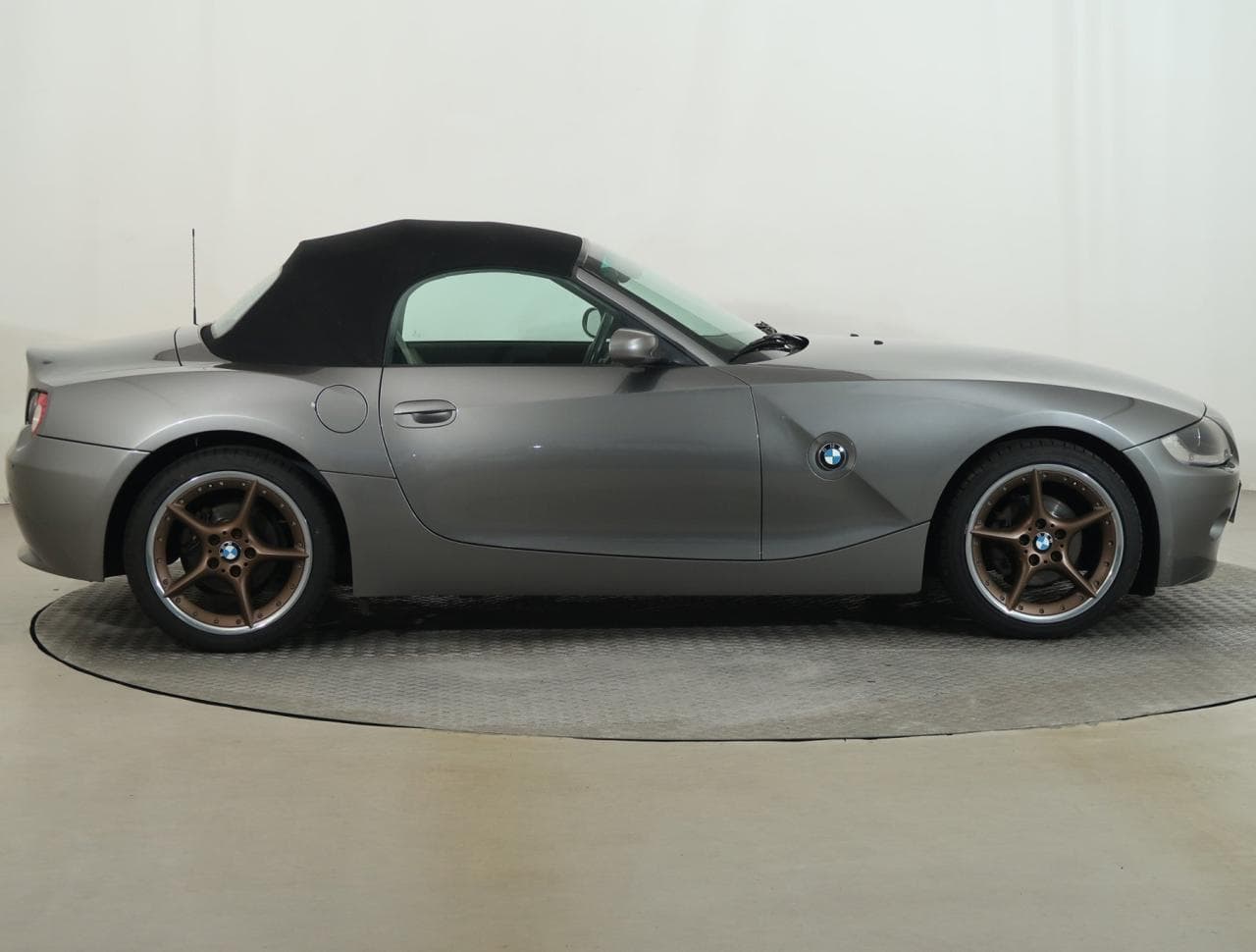2005 BMW Z4 - 13