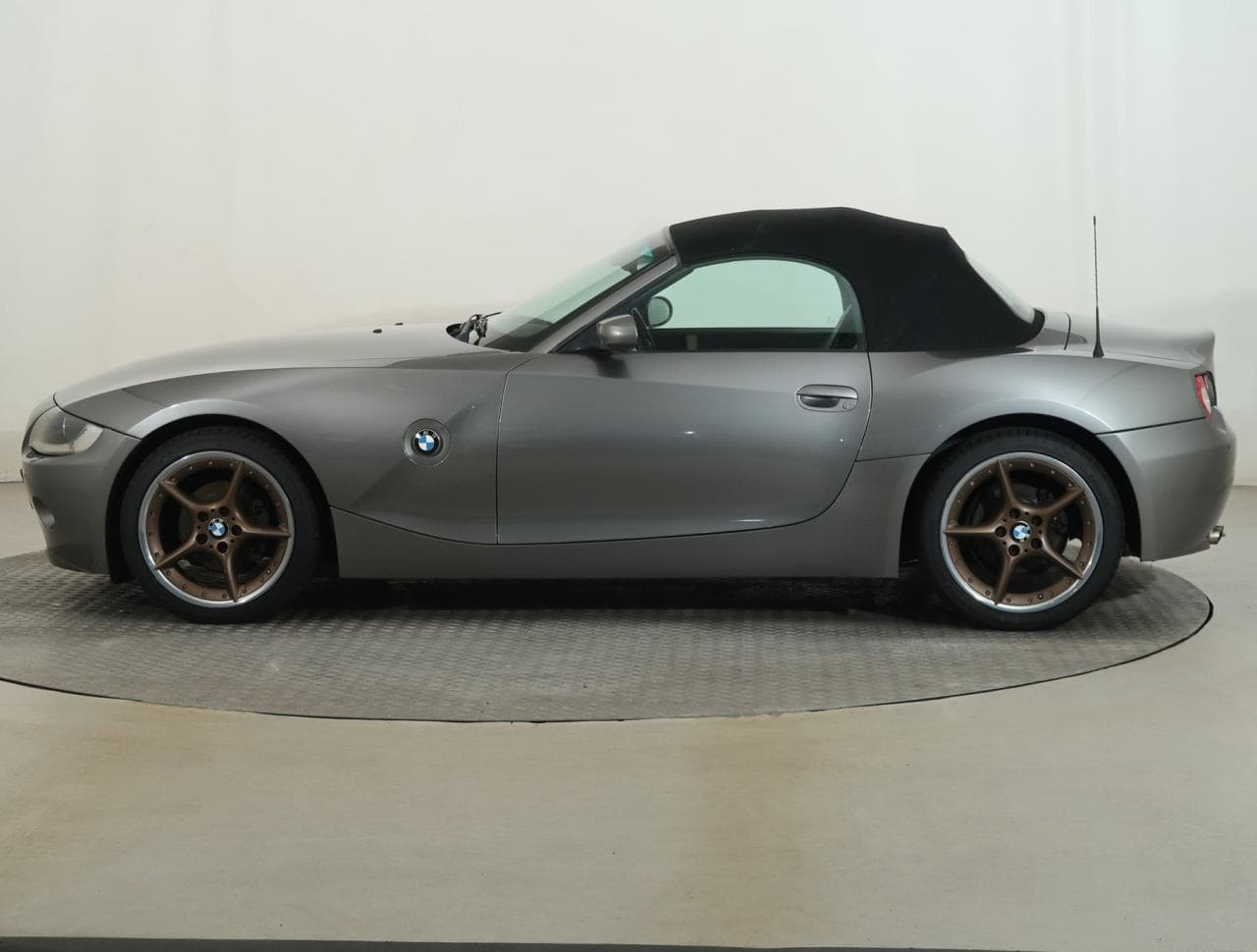 2005 BMW Z4 - 5