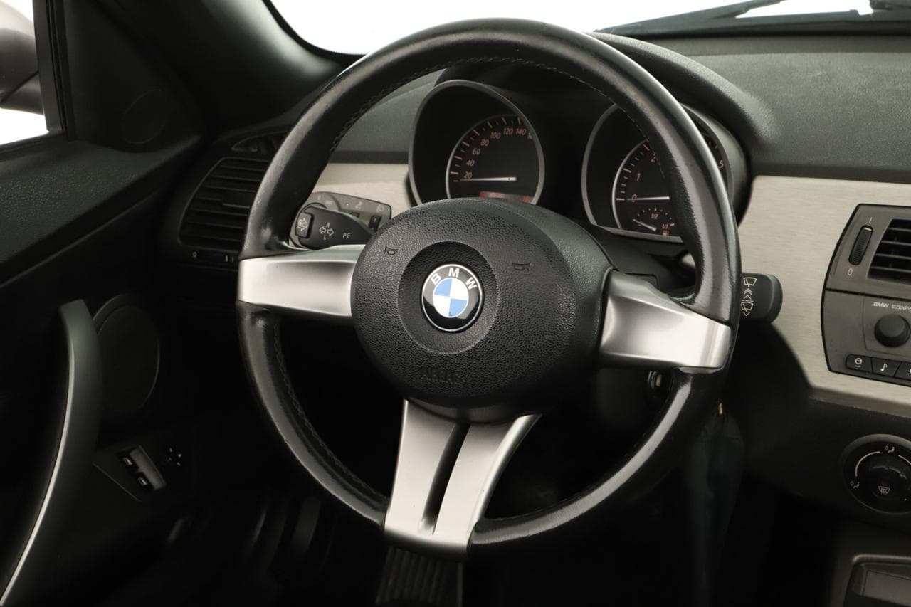 2004 BMW Z4 - 14